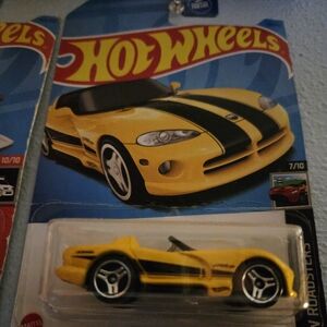 Hot Wheels Yellow Dodge Viper